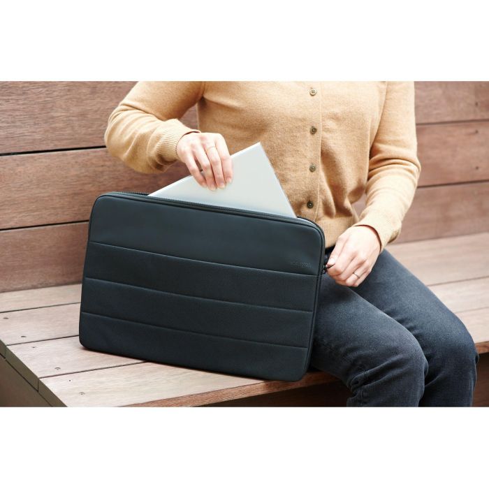 Kensington Funda Portátil EQ 14” de Poliéster Reciclado para MacBook/Chromebook/Portátiles hasta 14 pulgadas 2 Kensington Funda Portátil EQ 14” de Poliéster Reciclado para MacBook/Chromebook/Portátiles hasta 14 pulgadas 2
