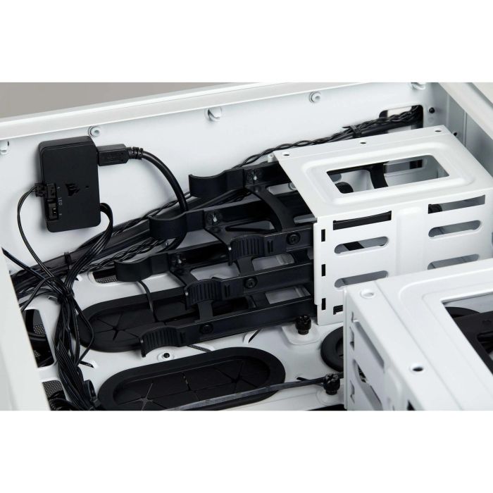 Corsair Torre PC Crystal Series 280X RGB con Ventana de Cristal Templado Blanca 7