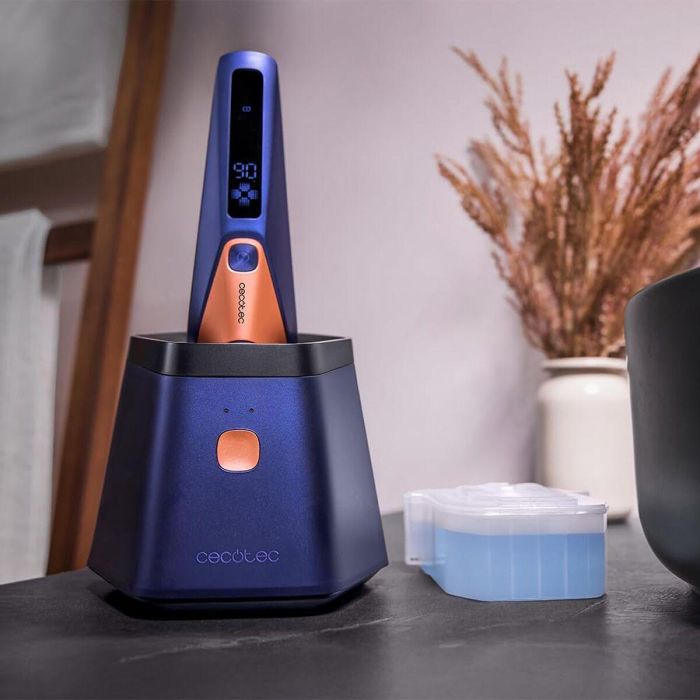 Cecotec Afeitadora Eléctrica Rotativa PrecisionCare Saphire Pro Titanio IPX7 Base Autolimpieza 8
