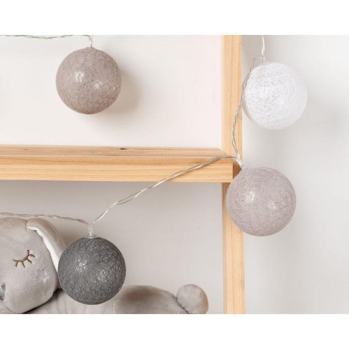 KioKids Guirnalda LED Gris 1,5m con 9 Bolas A Pilas para Habitación Infantil 2 KioKids Guirnalda LED Gris 1,5m con 9 Bolas A Pilas para Habitación Infantil 2
