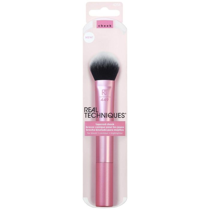 Real Techniques Tapered Cheek Brush 1