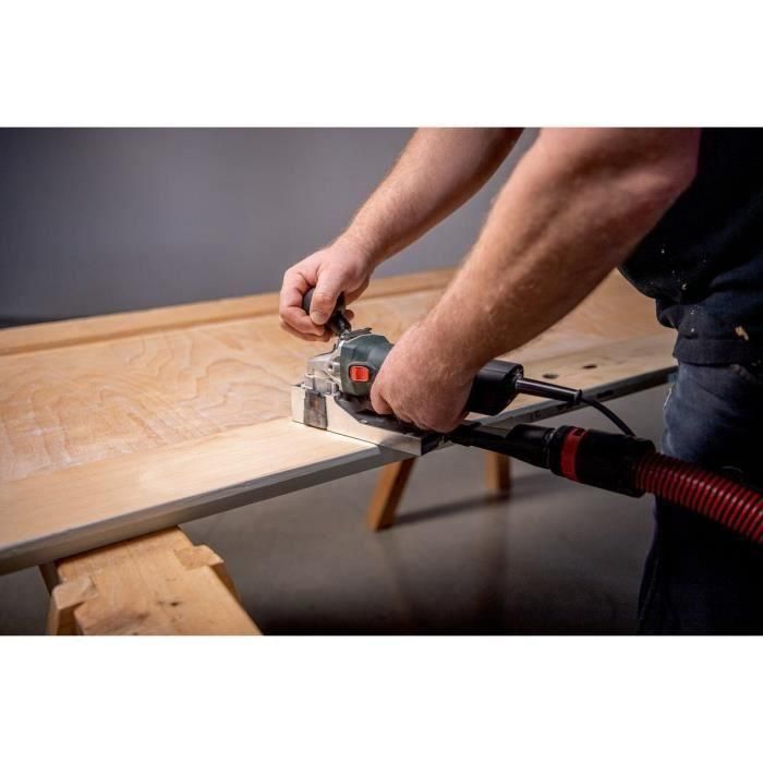 Metabo LF 850 S, Fresadora para Madera con 4 Cuchillas Reversibles de Metal Duro y Conexión de Aspiración 4