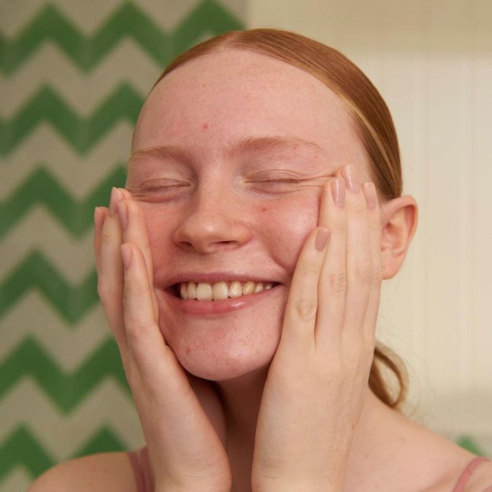 The Body Shop TEA TREE Solución Diaria Tónico Facial con Aceite de Árbol de Té para Piel Mixta/Grasa/Acneica 50 ml