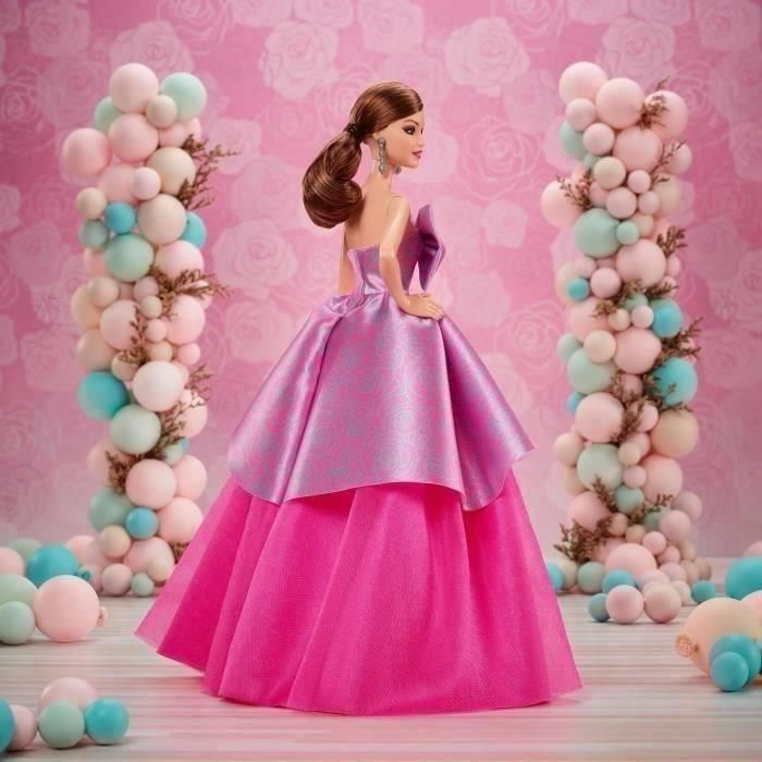 Barbie JBJ07 Muñeca Feliz Cumpleaños Rosa 33 cm con Certificado y Soporte - Ideal Niños 6-10 Años 4 Barbie JBJ07 Muñeca Feliz Cumpleaños Rosa 33 cm con Certificado y Soporte - Ideal Niños 6-10 Años 4