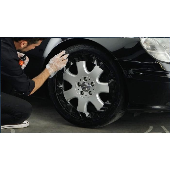 Quixx QQ10192 Restaurador de Color Negro para Neumáticos - Acabado Duradero y Sedoso 2