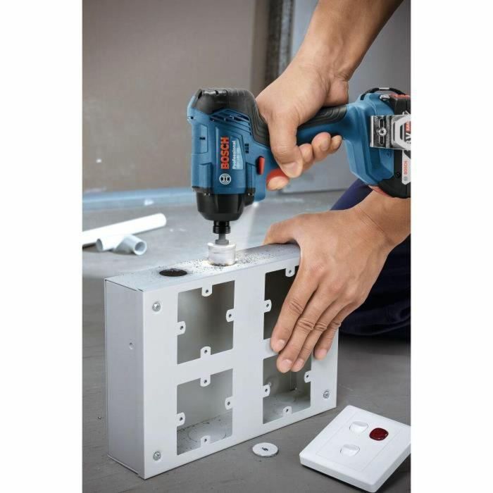 BOSCH PROFESSIONAL Atornillador de impacto inalámbrico 18V GDR 18V-160, 2 batidores 2,0 Ah, L-BOXX 1