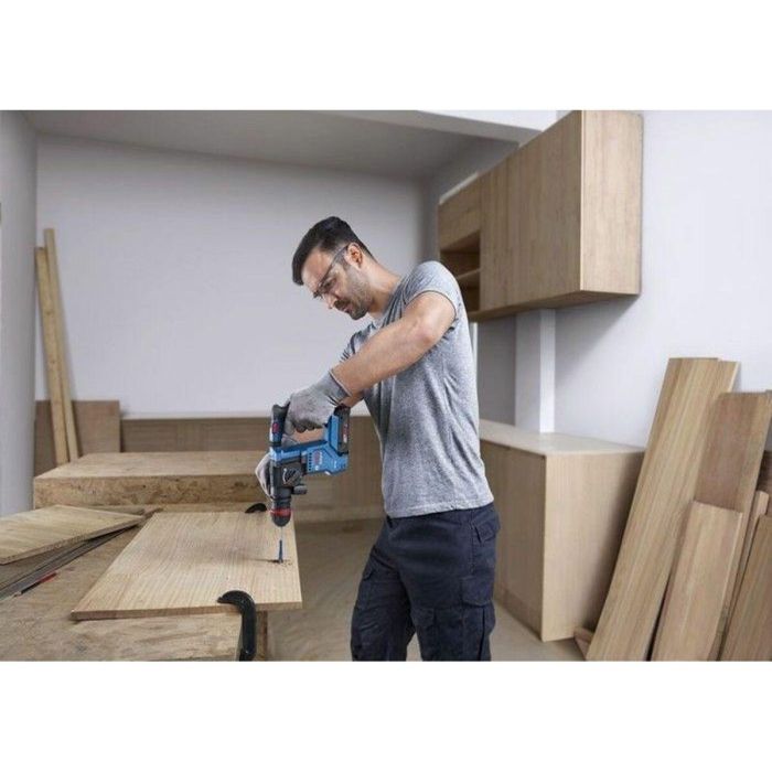 Bosch GBH 18V-18 X Taladro Percutor 18V 2Ah Inalámbrico con Control KickBack 2 Bosch GBH 18V-18 X Taladro Percutor 18V 2Ah Inalámbrico con Control KickBack 2