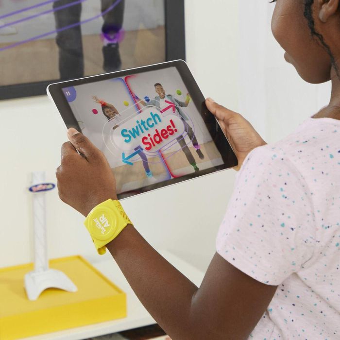Hasbro Gaming HAS5010996136138 Twister Air, juego de mesa con realidad aumentada para smartphones y tablets, activo, para 8+ años 8 Hasbro Gaming HAS5010996136138 Twister Air, juego de mesa con realidad aumentada para smartphones y tablets, activo, para 8+ años 8