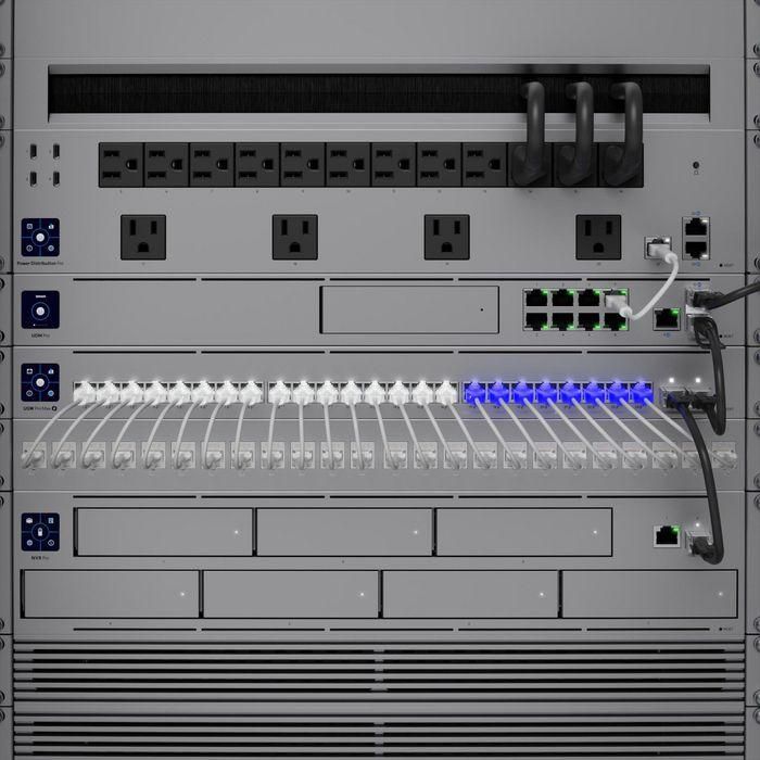 Ubiquiti 400W, 8 x 2.5 GbE PoE++, 16 x GbE RJ45 (8x PoE+ and 8x PoE++), 2 x 10G SFP+, SGCC steel, 442.4 x 325 x 43.7 mm (17.4 x 12.8 x 1.7") 8 Ubiquiti 400W, 8 x 2.5 GbE PoE++, 16 x GbE RJ45 (8x PoE+ and 8x PoE++), 2 x 10G SFP+, SGCC steel, 442.4 x 325 x 43.7 mm (17.4 x 12.8 x 1.7") 8