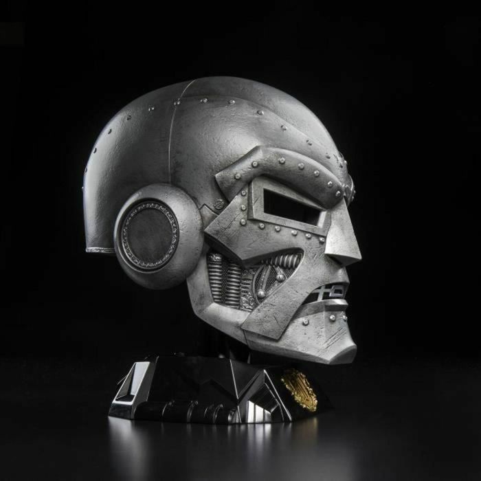 Hasbro Marvel Legends Casco Roleplay Premium Doctor Muerte | Réplica Escala 1:1 | Incluye Capucha y Base para Coleccionistas & Cosplay 2