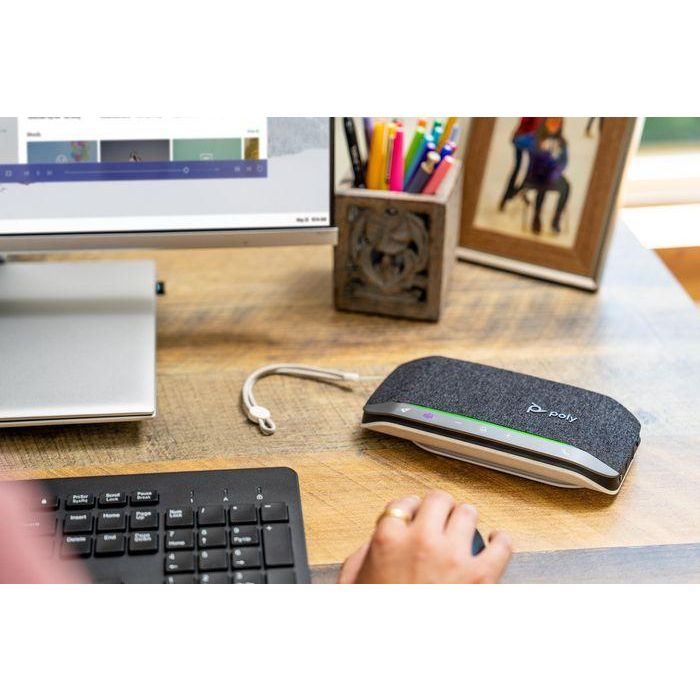 Poly Bluetooth, 3200 mAH, Lithium-ion, 100 Hz - 6.7 kHz, 80 Hz - 20 kHz, 350 g 2 Poly Bluetooth, 3200 mAH, Lithium-ion, 100 Hz - 6.7 kHz, 80 Hz - 20 kHz, 350 g 2