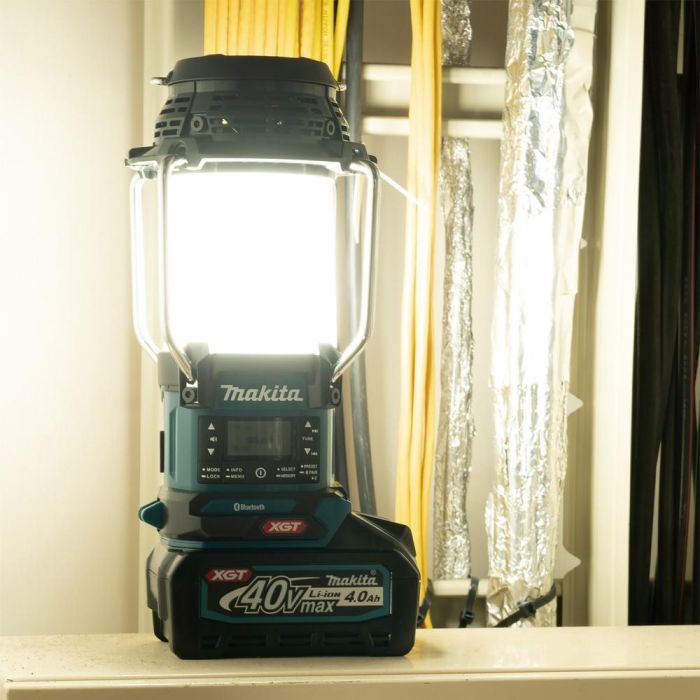 Makita MR009GZ Akku-Radio mit Laterne 40V 2 Makita MR009GZ Akku-Radio mit Laterne 40V 2