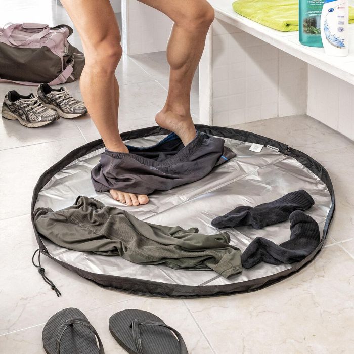 Esterilla para Vestuarios y Bolsa Impermeable 2 en 1 Gymbag InnovaGoods Esterilla para Vestuarios y Bolsa Impermeable 2 en 1 Gymbag InnovaGoods