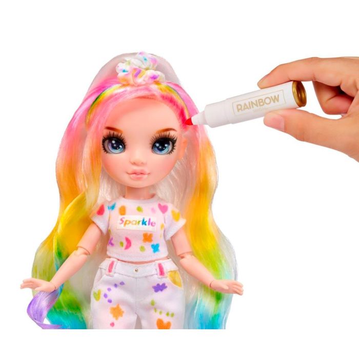Rainbow High Muñeca Color & Create con Ojos Azules, Incluye Accesorios. Tamaño 30,48x25,40x8,13 cm. Edad Recomendada 4 Años. 3 Rainbow High Muñeca Color & Create con Ojos Azules, Incluye Accesorios. Tamaño 30,48x25,40x8,13 cm. Edad Recomendada 4 Años. 3