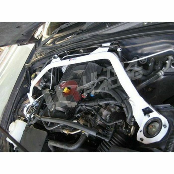 Barra de Refuerzo Ultra Racing URTW4-786 Superior Frontal 2
