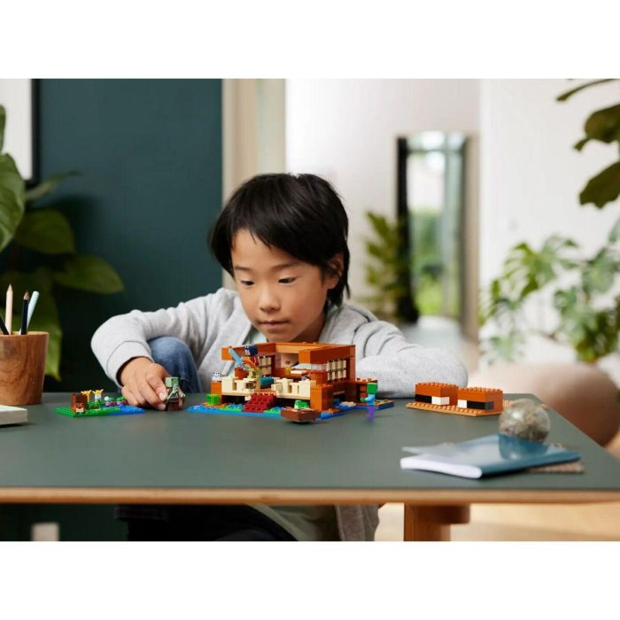LEGO 21256 Minecraft La Casa de la Rana, Juguete con Minifiguras de Animales, Personajes Zombi y Explorador 2 LEGO 21256 Minecraft La Casa de la Rana, Juguete con Minifiguras de Animales, Personajes Zombi y Explorador 2