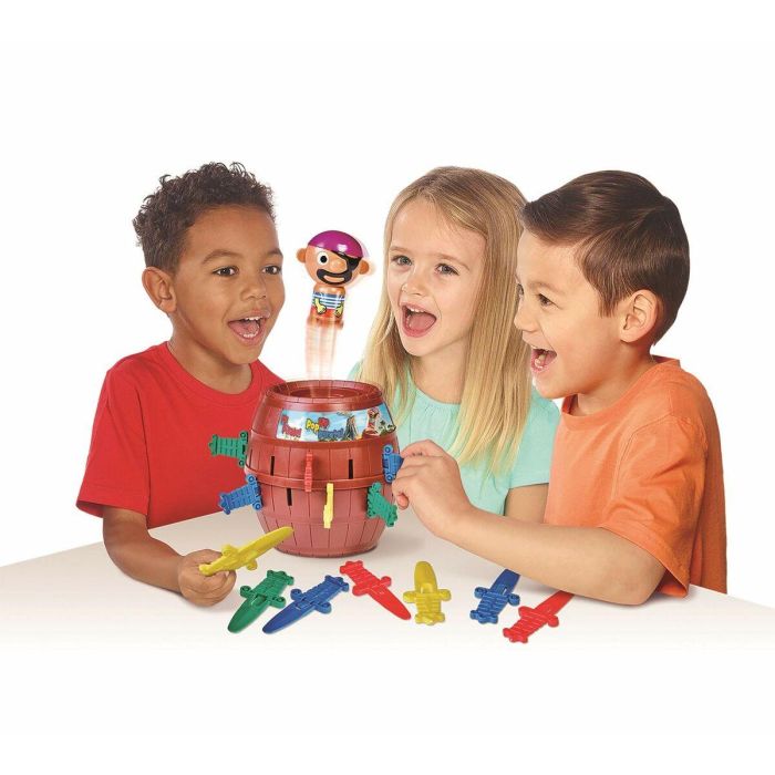 Bizak Tricky Salta Pirata - Clásico Juego de Habilidad Pop-up con 1 Pirata, 1 Barril, 24 Espadas, para Niños +3 Años 3 Bizak Tricky Salta Pirata - Clásico Juego de Habilidad Pop-up con 1 Pirata, 1 Barril, 24 Espadas, para Niños +3 Años 3