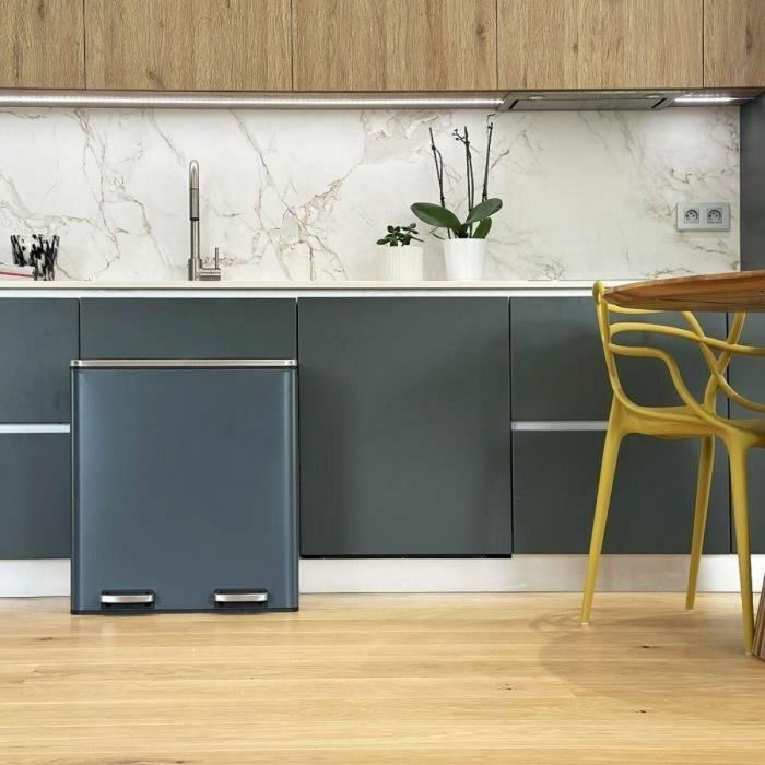 Kitchen Move KIT3666162006624 Cubo de Basura de Cocina con Pedal de Clasificación Selectiva 60L (2x30L) Acero Inoxidable Gris Mate 1 Kitchen Move KIT3666162006624 Cubo de Basura de Cocina con Pedal de Clasificación Selectiva 60L (2x30L) Acero Inoxidable Gris Mate 1