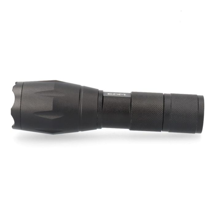 Edm Linterna de aluminio con zoom, 1 LED, 3 modos de luz (140lm/50lm/flash), 3W, 6500K, hasta 5h autonomía, 3xAAA incluidas 1 Edm Linterna de aluminio con zoom, 1 LED, 3 modos de luz (140lm/50lm/flash), 3W, 6500K, hasta 5h autonomía, 3xAAA incluidas 1