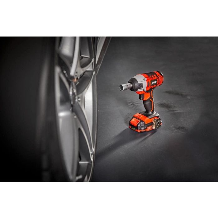 Formula 1 Llave de Impacto IW220 20V Kit con Batería Iones de Litio 2Ah y Cargador, 220 Nm, Cuadradillo 1/2", Maleta Transporte 1