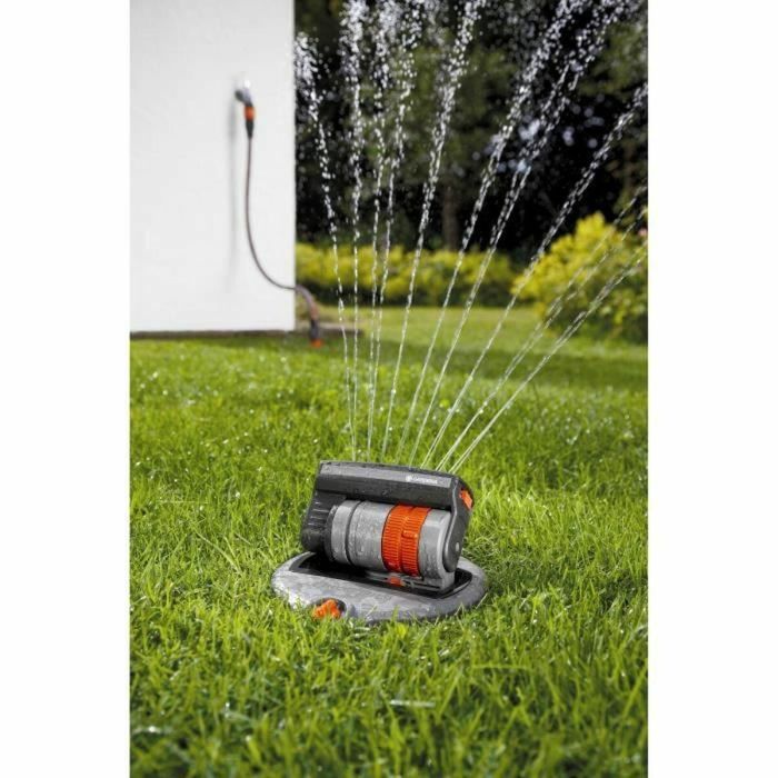Gardena OS 140 Kit de Aspersor Oscilante Emergente para Riego de Jardines Cuadrados o Rectangulares, Cobertura Ajustable de 2 a 140 m² 2 Gardena OS 140 Kit de Aspersor Oscilante Emergente para Riego de Jardines Cuadrados o Rectangulares, Cobertura Ajustable de 2 a 140 m² 2