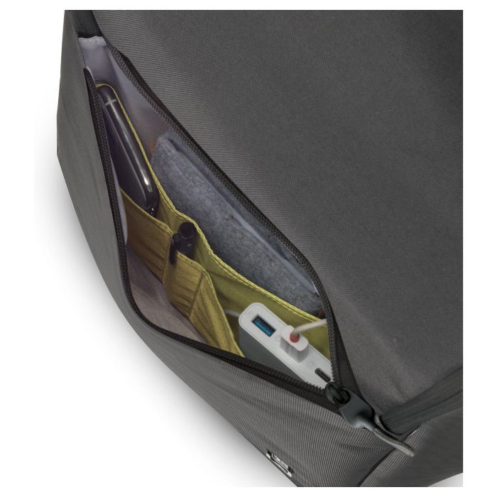 DICOTA Eco Backpack MOTION 13 - 15.6 Mochila para portátil de 15.6 pulgadas fabricada con materiales reciclados 5 DICOTA Eco Backpack MOTION 13 - 15.6 Mochila para portátil de 15.6 pulgadas fabricada con materiales reciclados 5