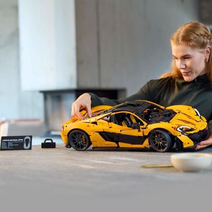 LEGO Technic 42172 McLaren P1 - Kit de modelo de hipercoche para adultos entusiastas de los vehículos 4