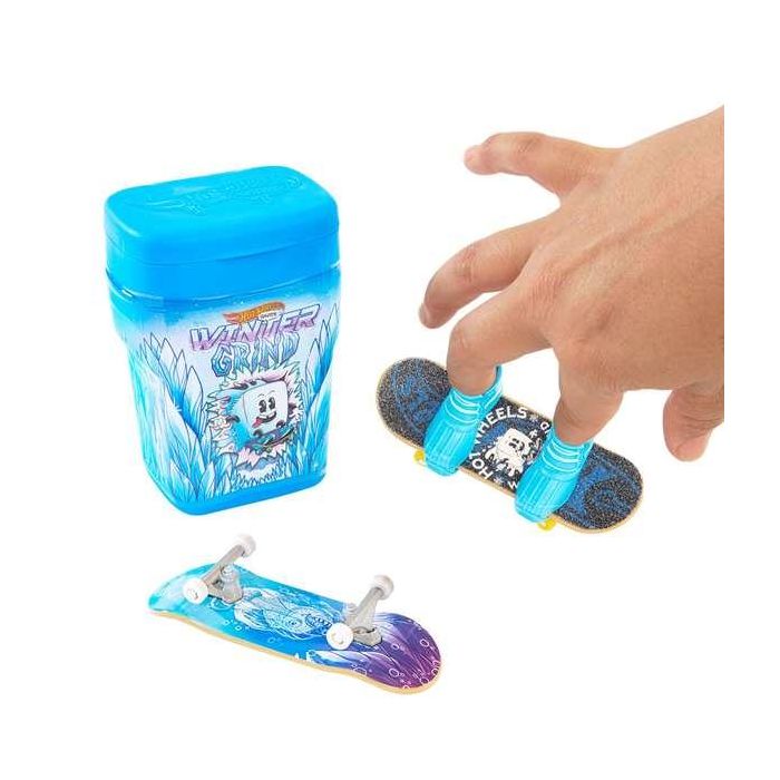 Monopatines hot wheels skate con 2 monopatines y un par de zapatillas. - modelos surtidos Monopatines hot wheels skate con 2 monopatines y un par de zapatillas. - modelos surtidos