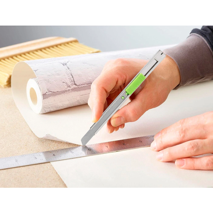 Q-connect Cúter Metálico Estrecho Cuchilla 9 mm con Clip Blíster 1 unidad 6