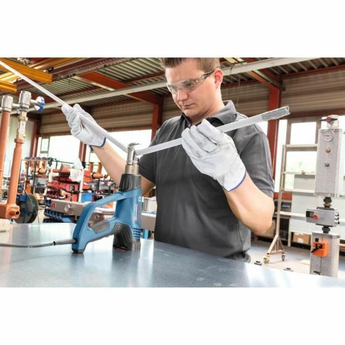 Bosch Professional GHG 23-66 Pistola de Calor Profesional 2300W, Temp. Regulable 50-650°C, Flujo Aire 150-500 l/min 2 Bosch Professional GHG 23-66 Pistola de Calor Profesional 2300W, Temp. Regulable 50-650°C, Flujo Aire 150-500 l/min 2