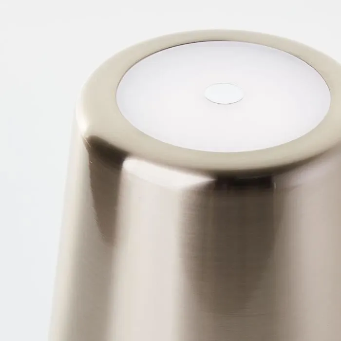 Brilliant Lámpara de Mesa Exterior Recargable LED 2W 160lm CCT DIM USB IP44 Oro 5 Brilliant Lámpara de Mesa Exterior Recargable LED 2W 160lm CCT DIM USB IP44 Oro 5