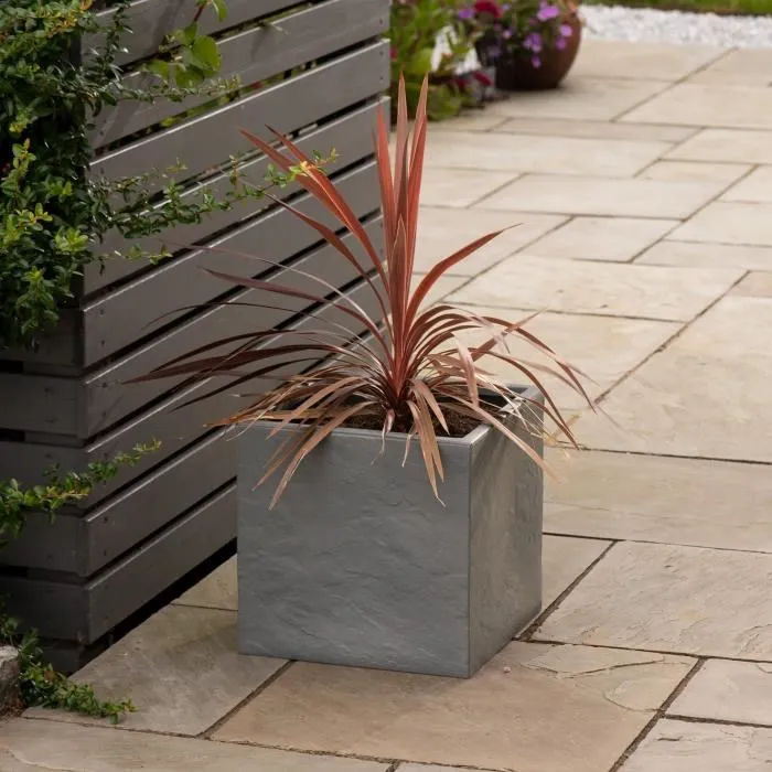 Strata STR5021711060423 Maceta Cuadrada Hendida L Ø38,5cm x 46,5cm H Color Ceniza 1 Strata STR5021711060423 Maceta Cuadrada Hendida L Ø38,5cm x 46,5cm H Color Ceniza 1