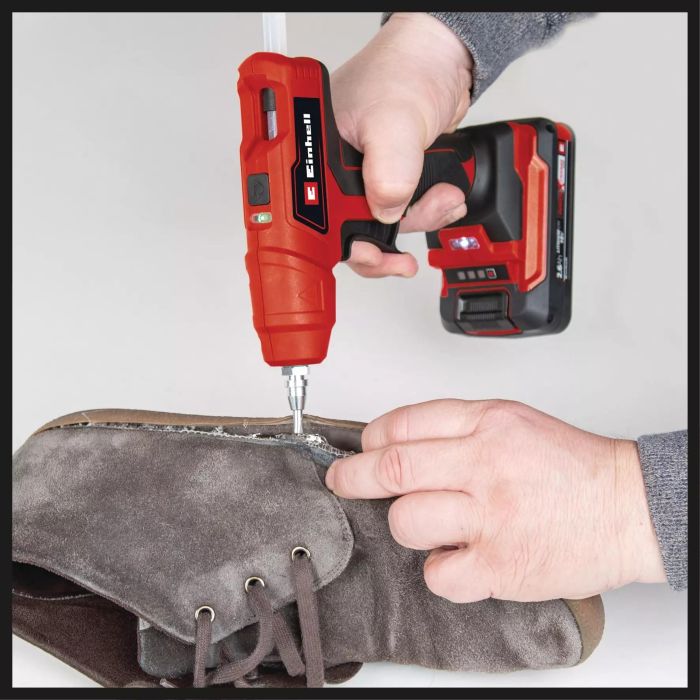 Einhell Pistola de pegamento termofusible a batería TE-CG 18 Li, 18V, 1.1cm, calentamiento rápido, incluye 5 barras 5 Einhell Pistola de pegamento termofusible a batería TE-CG 18 Li, 18V, 1.1cm, calentamiento rápido, incluye 5 barras 5