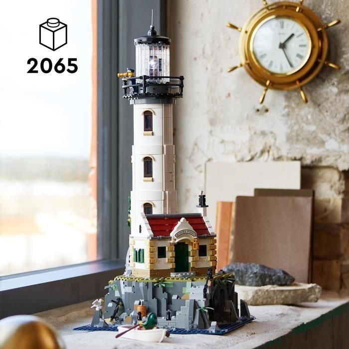 LEGO 21335 Ideas El Faro Motorizado, Detallado Modelo para Construir y Decorar el Hogar, Incluye Minifigurinas Marinas 2