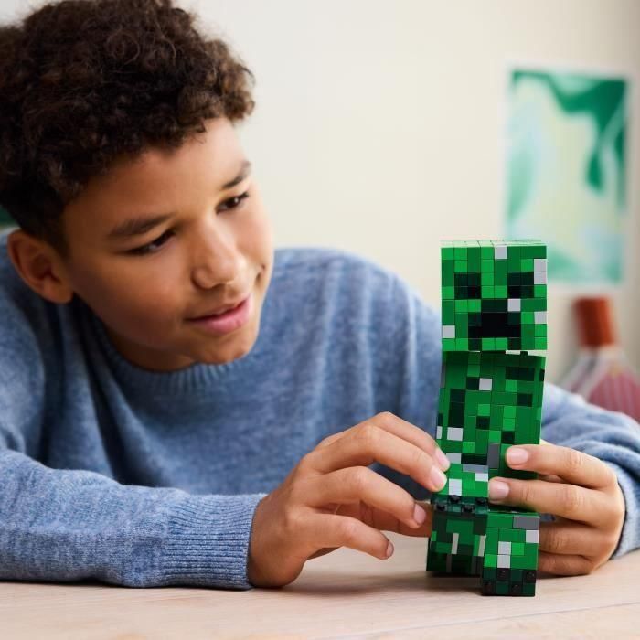 LEGO 21276 Minecraft Figura de Acción Articulada El Creeper Construible 21 cm de Altura con Cabeza Móvil y Compartimento Secreto 3