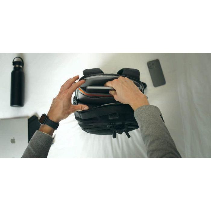 Hyper HyperPack Pro Mochila con Localizador Apple Find My, 22L, Resistente Agua Cordura, Antirrobo para Profesional 12