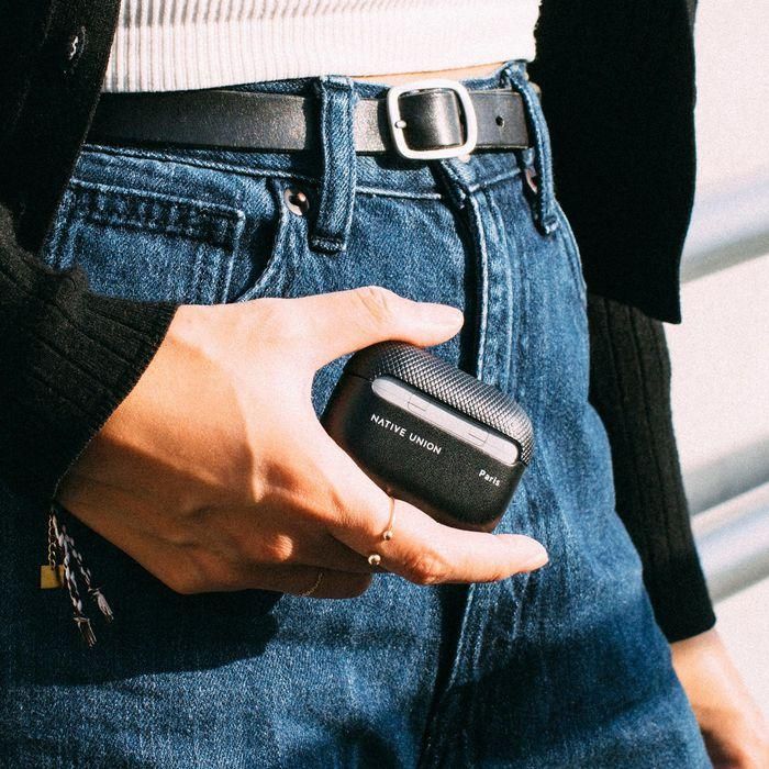 Native Union Re(Classic) Airpods Pro Gen 2 Case-Black 1 Native Union Re(Classic) Airpods Pro Gen 2 Case-Black 1