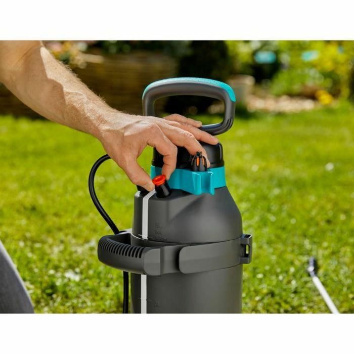 Gardena Pulverizador a presión a batería EasyPump 5L, con Batería Recargable Li-ion, Filtro para Recetas Caseras y Lanza Telescópica 3