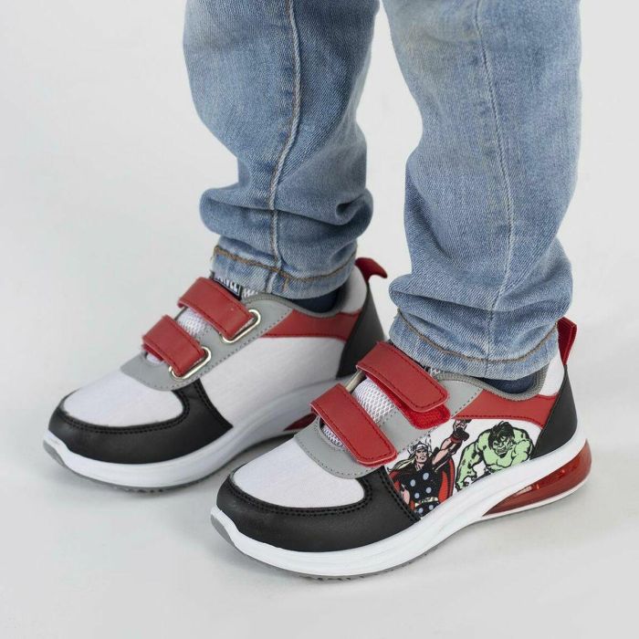 Zapatillas Deportivas con LED The Avengers Velcro Negro 2 Zapatillas Deportivas con LED The Avengers Velcro Negro 2