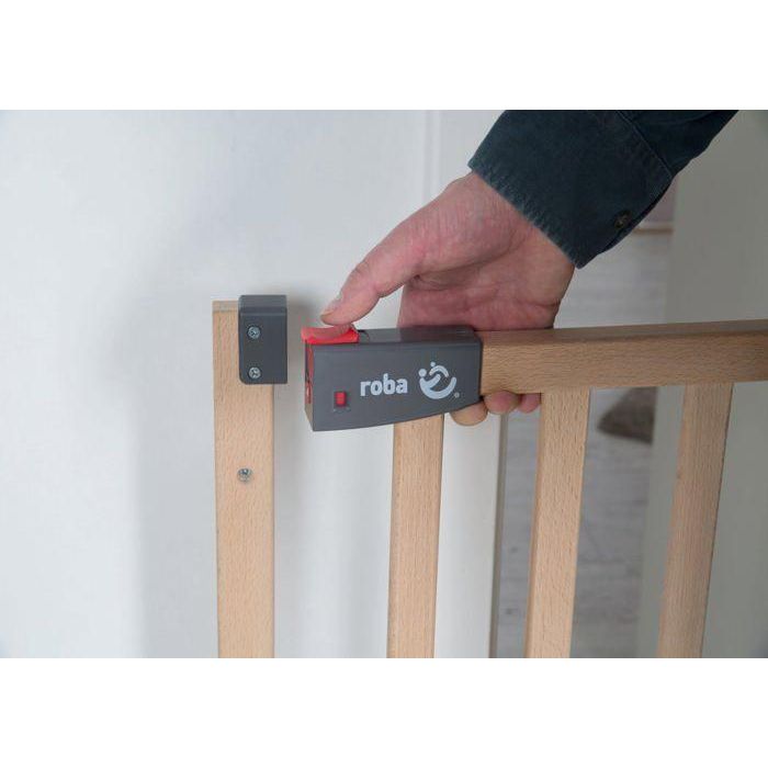 Barrera de seguridad para puerta para bebés Safety Up - ROBA - Ancho ajustable de 70 a 118,5 cm 5