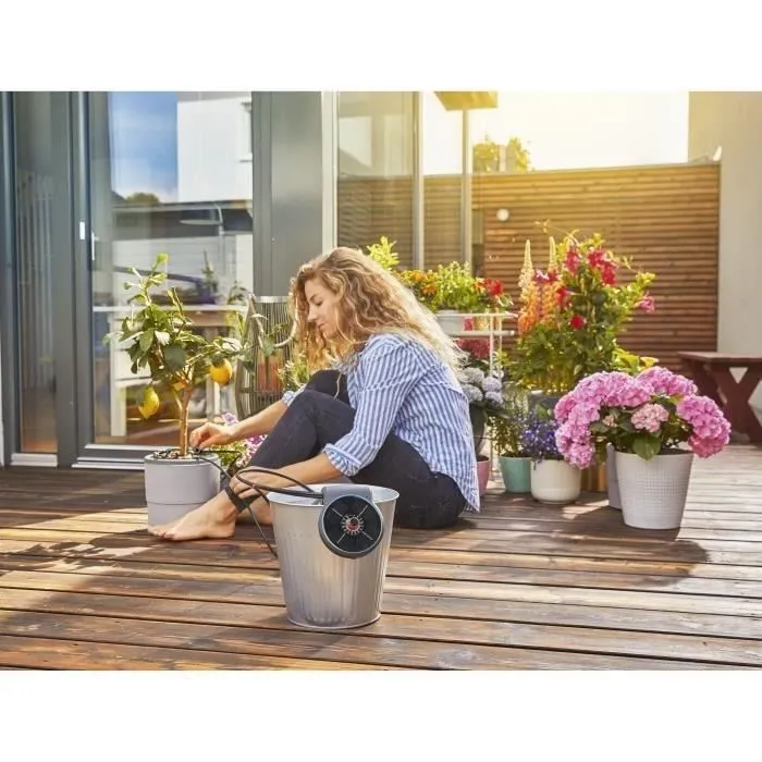 Gardena AquaBloom Solución de Riego Automático Solar para Jardín, Kit Listo para Usar, Ahorro de Agua, Sin Grifo ni Corriente 1