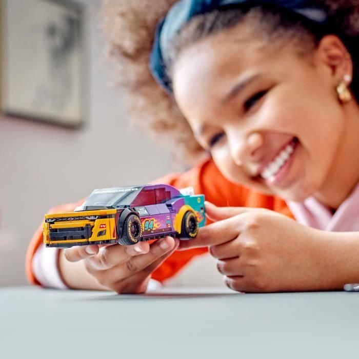 LEGO 76935 Speed Champions Coche de Carreras NASCAR Next Gen Chevrolet Camaro ZL1 Maqueta de Juguete Construible con Minifigura (+9 años) 4 LEGO 76935 Speed Champions Coche de Carreras NASCAR Next Gen Chevrolet Camaro ZL1 Maqueta de Juguete Construible con Minifigura (+9 años) 4