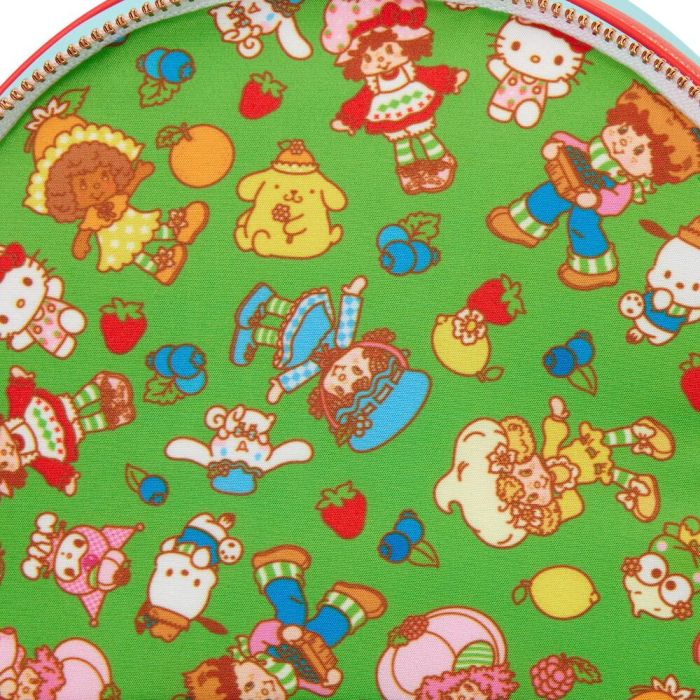 Loungefly Mochila Shortcake Scented Hello Kitty & Friends x Strawberry de Piel Sintética con Aroma a Fresa 22,8x26,6x11,4cm 4 Loungefly Mochila Shortcake Scented Hello Kitty & Friends x Strawberry de Piel Sintética con Aroma a Fresa 22,8x26,6x11,4cm 4