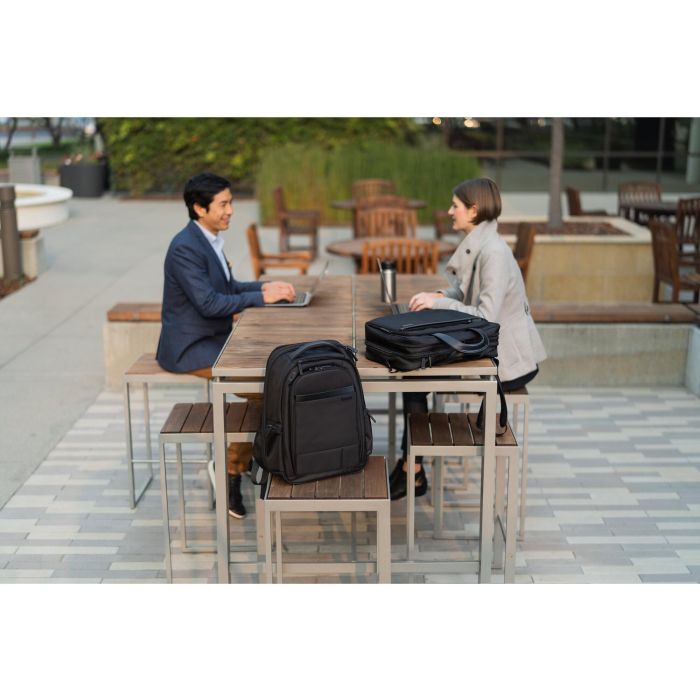 Kensington Maletín para portátil Contour 2.0 Business 15,6" negro Ergonómico, RFID, impermeable y resistente a pinchazos 4 Kensington Maletín para portátil Contour 2.0 Business 15,6" negro Ergonómico, RFID, impermeable y resistente a pinchazos 4