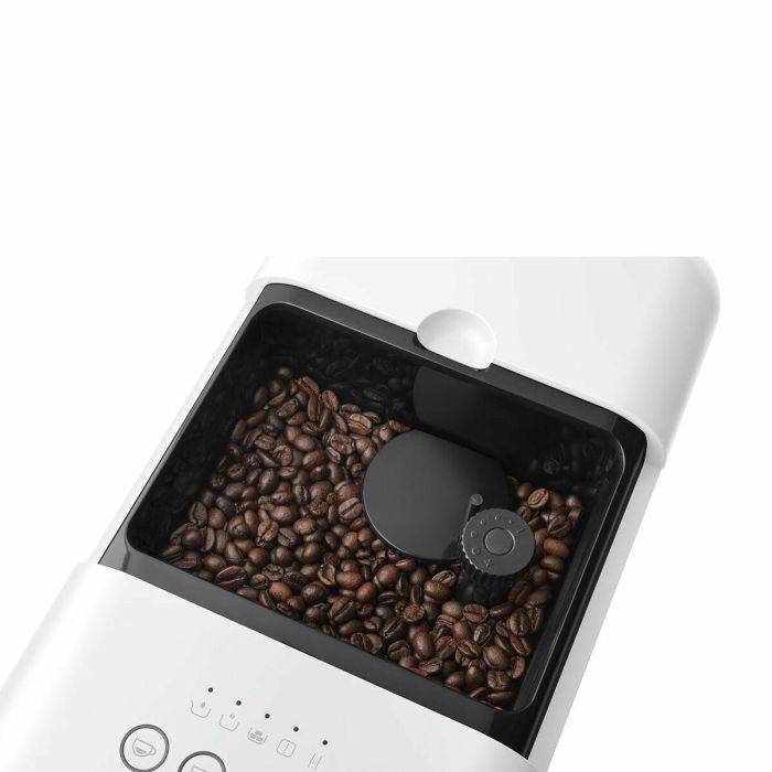 Smeg Cafetera Superautomática BCC11WHMEU Blanca 1