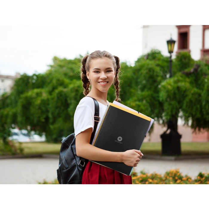 Antartik Cuaderno espiral A4 Micro, tapa forrada, 80 hojas 90 gr, rayado puntos, banda color, negro 10