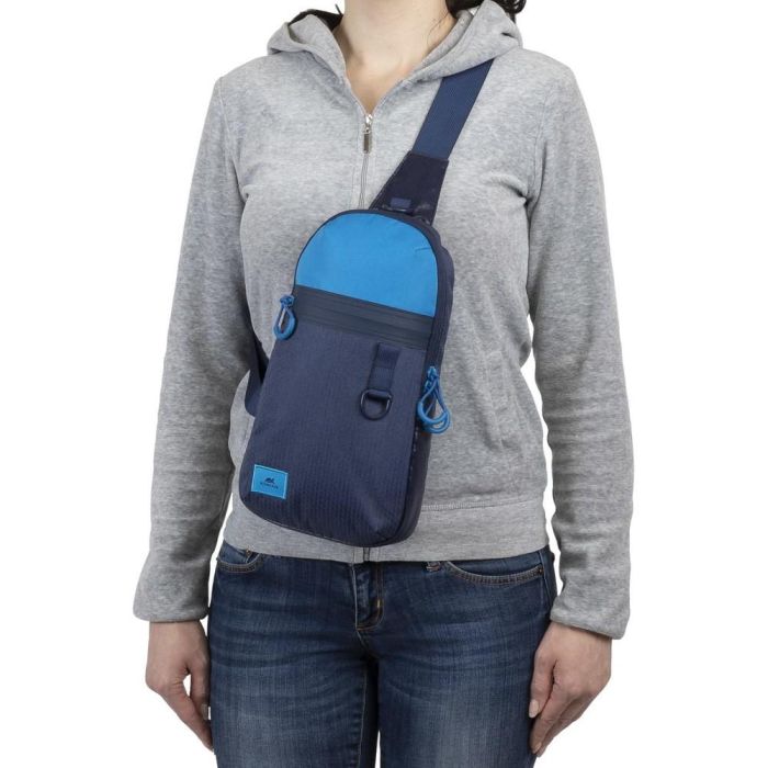 Riva OneShoulder Bag Dijon 10,1" blau 5312 8 Riva OneShoulder Bag Dijon 10,1" blau 5312 8