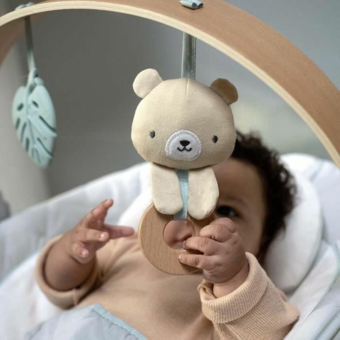 Ingenuity ING0074451131040 Hamaca Nate the Pooh con arco de juego de madera 1