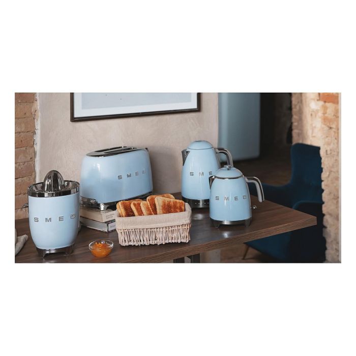 Smeg KLF04PBEU Hervidor de Agua Retro Estilo Años 50, 1.7 L, 2400 W, 7 Temperaturas, Azul Pastel, Acero Inoxidable, Apagado Automático