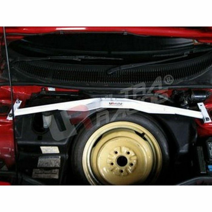 Barra de Refuerzo Ultra Racing URTW4-942 Frontal Superior